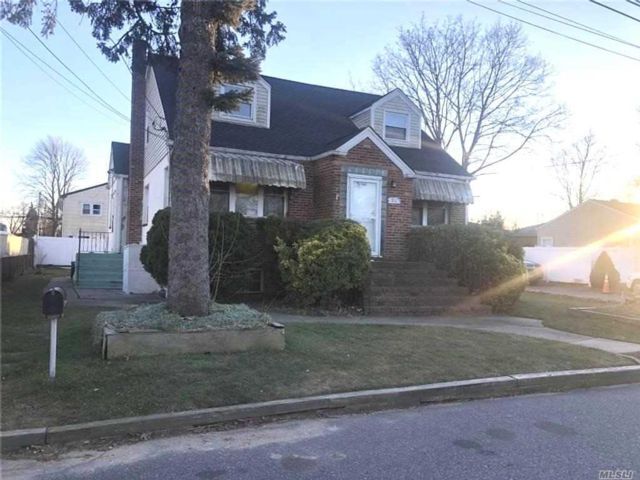 Primary Photo - 300 Columbus Ave