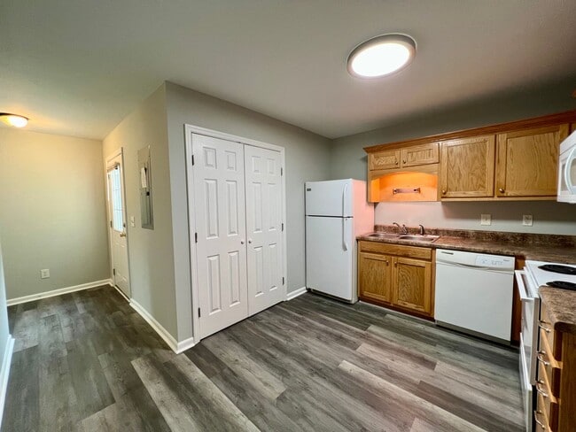 Foto del edificio - 3 Bedroom Duplex with Yard