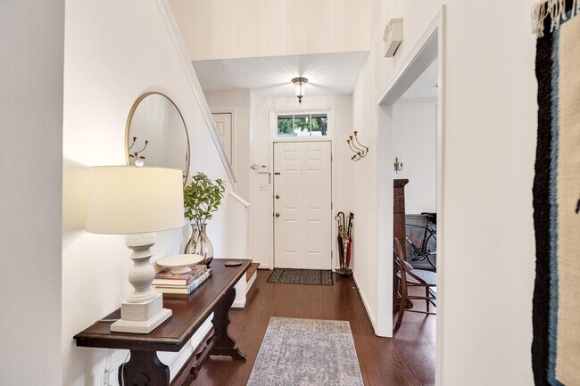 Foto del edificio - 1707 Belvedere Ct