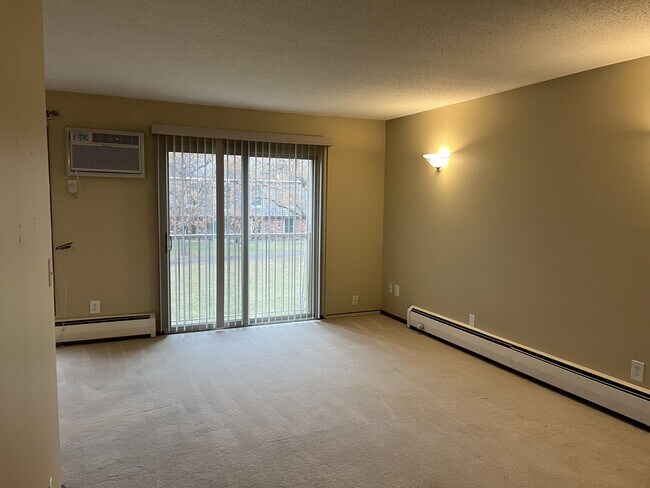 Building Photo - 912 9th Ave S