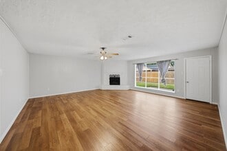 Building Photo - 16611 Ben Ledi Dr