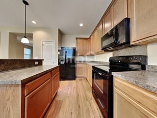 Foto del edificio - 8822 Shadowglen Dr