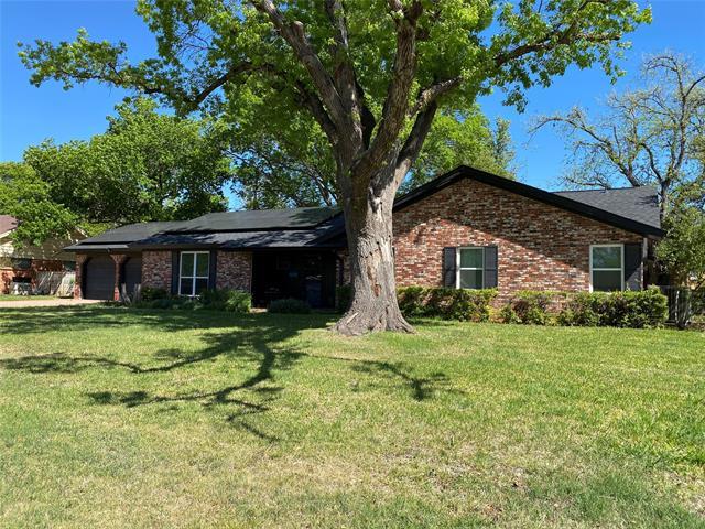 Building Photo - 2026 River Oaks Cir