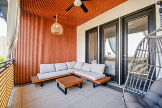 Building Photo - 2412 Canal St