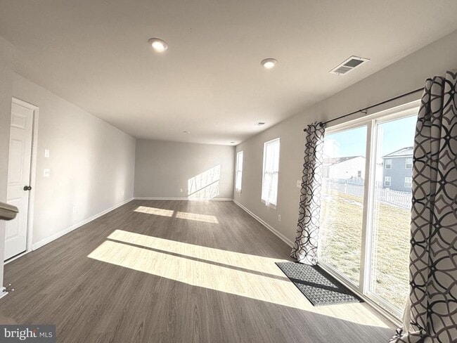 Foto del edificio - 36 Patterson Rd