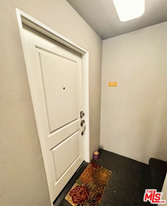 Foto del edificio - 355 N Maple St