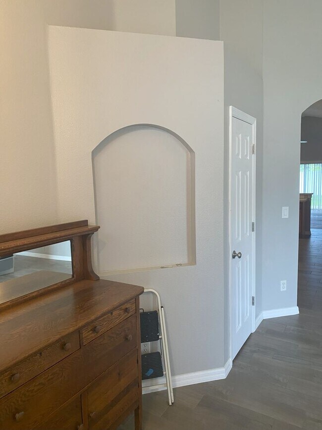 Building Photo - Beautiful Home Located In Tavares