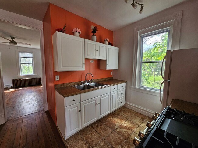 Foto del edificio - 2 bedroom Cozy Bungalow in Etna!