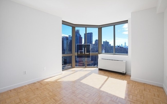 Building Photo - 420 W 42nd St