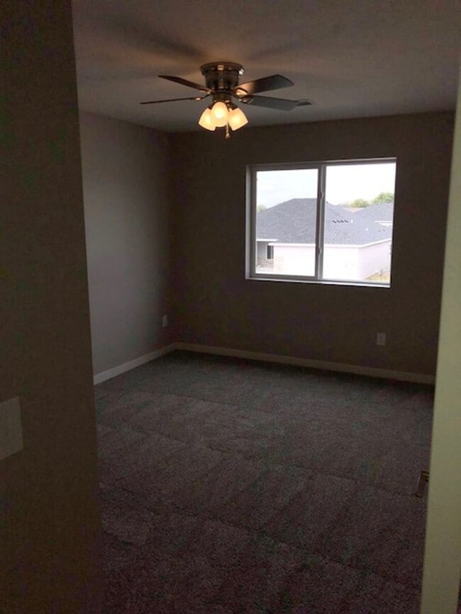 Building Photo - 5033 W Stampede Ln