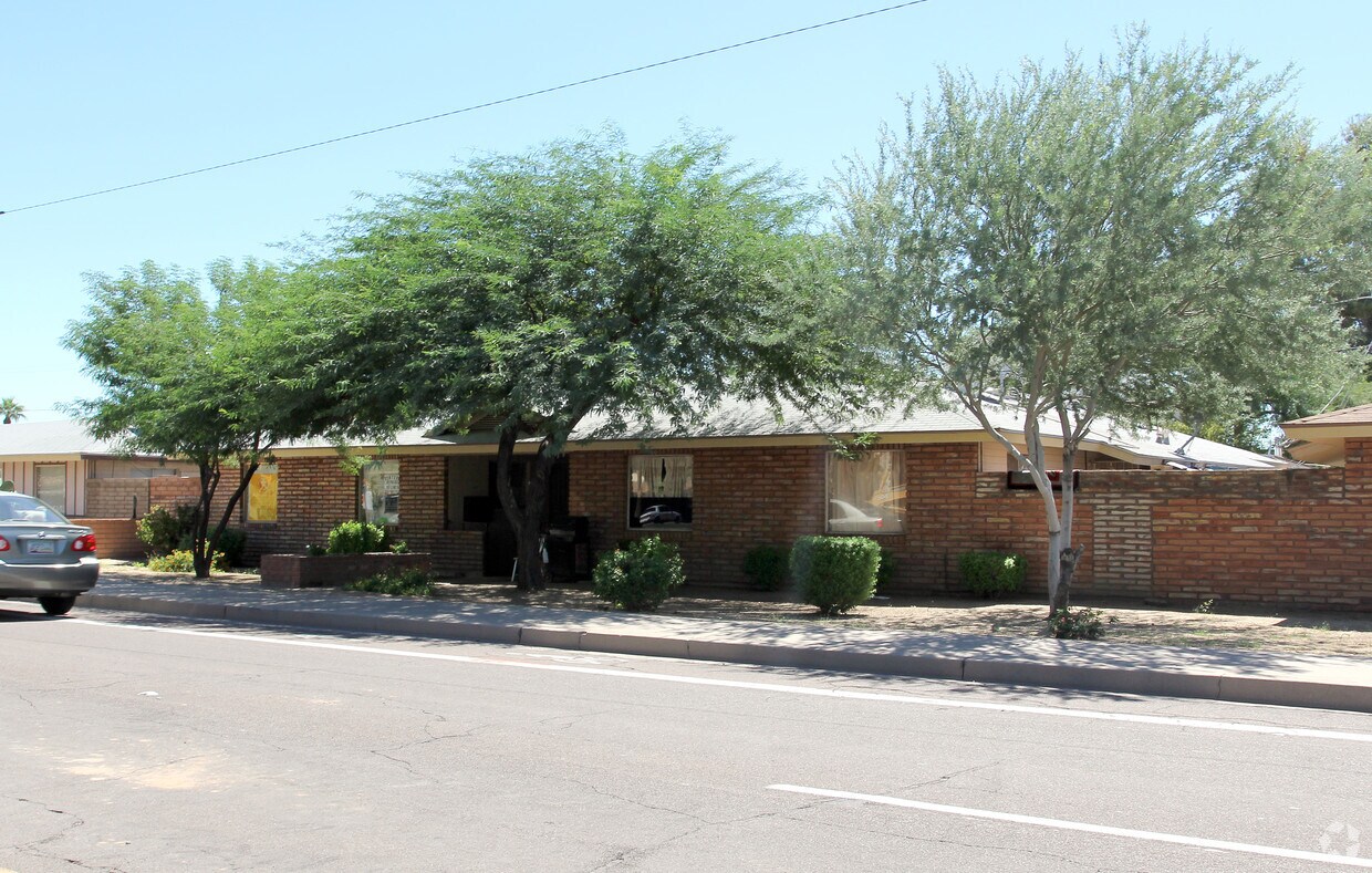 Primary Photo - 1235-1241 W University Dr
