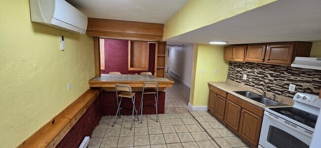 Building Photo - 115 Trenton St