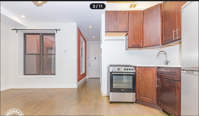 Foto del edificio - 1328 Halsey St