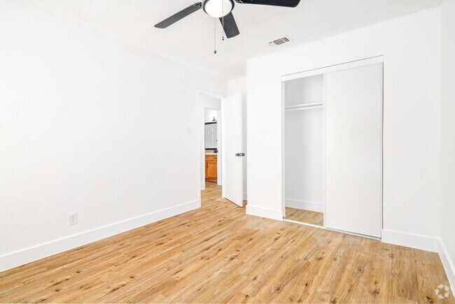 2 habitaciones, 1 baño - 854 pies cuadrados - Dormitorio 1 - Big Rock