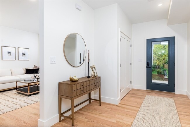 Foto del edificio - 34 Waverly Pl