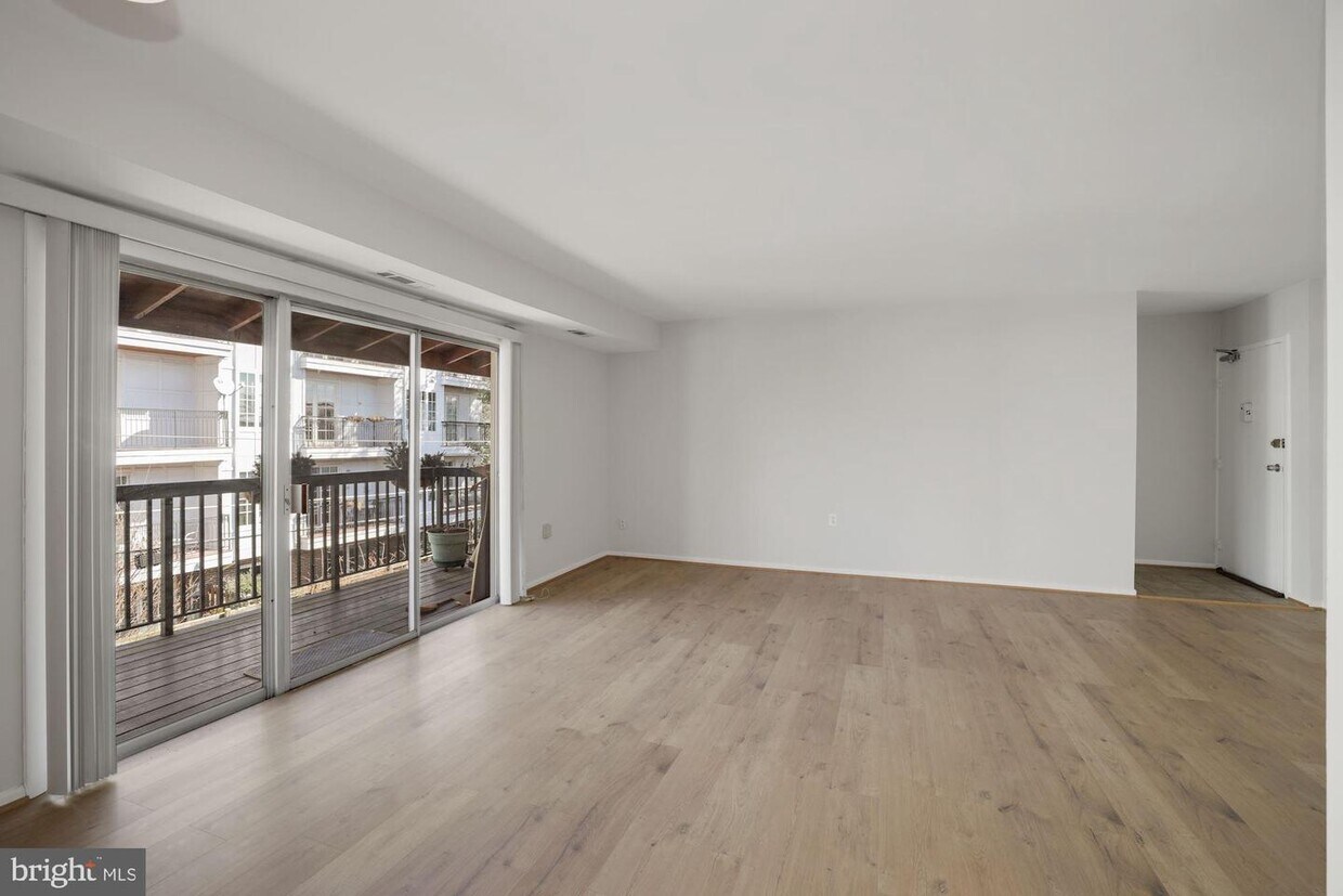 200 Park Terrace Ct SE Unit 9, Vienna, VA 22180 Condo for Rent in