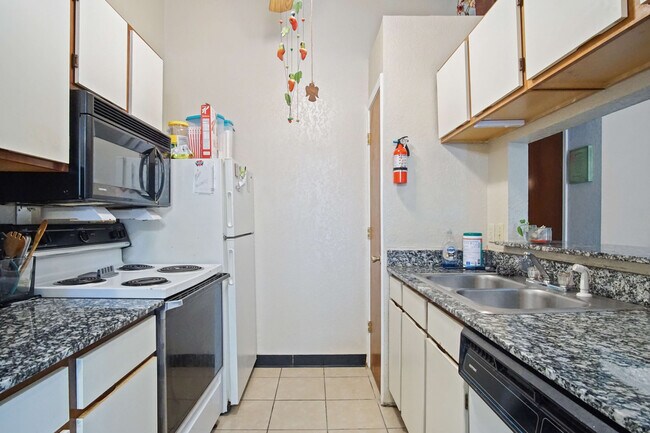 Foto del edificio - 915 Harris Ave