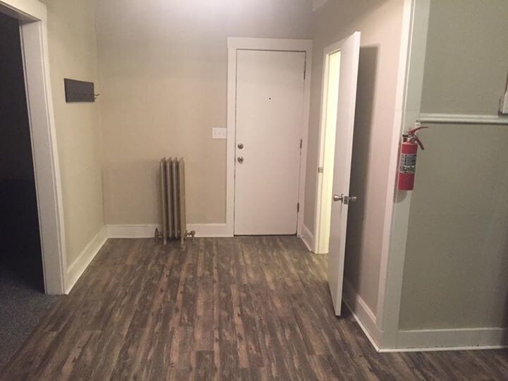 Main entrance door, bathroom to the right - 139 E Lincoln Hwy