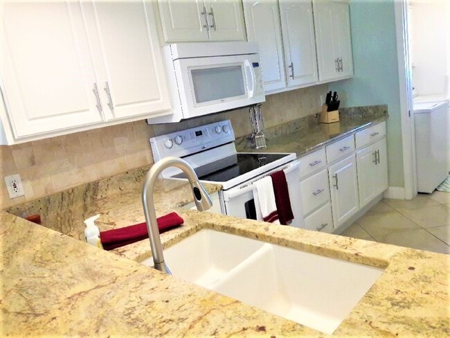 Furnished Kitchen - 8494 Ridgewood Ave