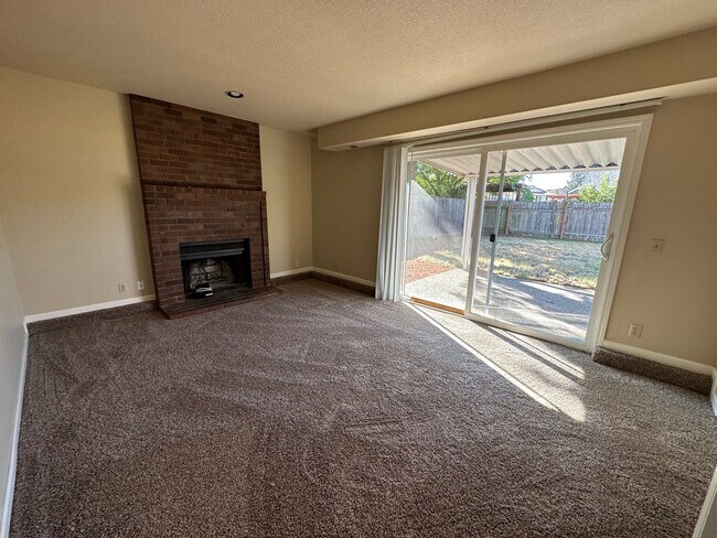 Building Photo - 16236 NW Lyndel Ln