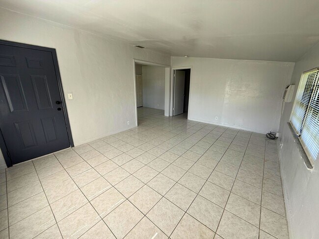 Building Photo - 17921 NW 5th Ave