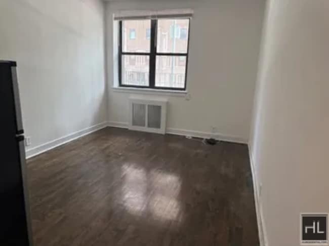 Building Photo - East 61 Street