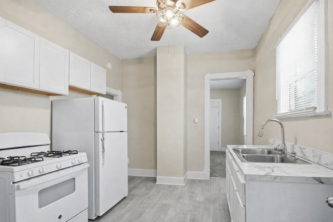 Photo - 1343 Edgemont Ave House