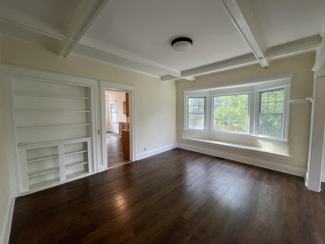 Dining Room - 1356 Winton Rd S