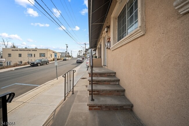 Foto del edificio - 339 N 6th St