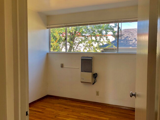 Bedroom - 4400 Fremont Ave N