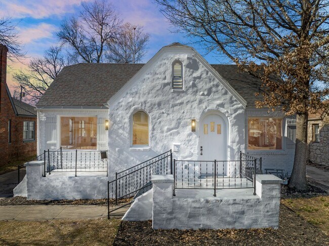 Foto del edificio - 1338 S Florence Ave