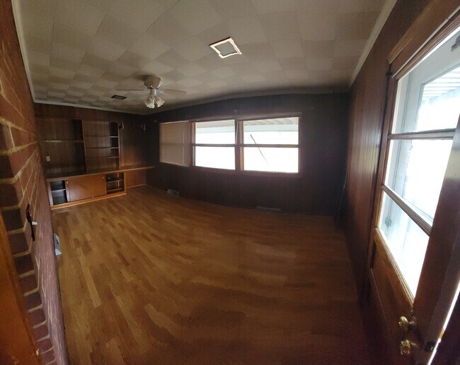 Building Photo - 437 Front Royal Pike