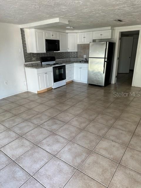 Foto del edificio - 9800 Hidden Ln