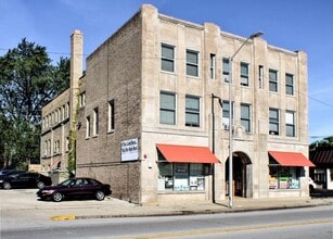 Building Photo - 1610 Sheridan Rd