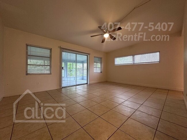 Building Photo - 3392 Bougainvillea Dr