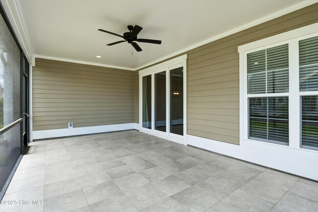 Building Photo - 730 Edgerton Dr