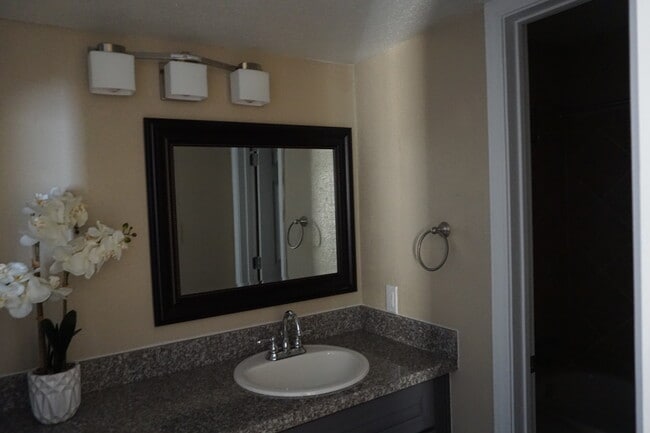 1 bed 1 bath Restroom - Falls of Chelsea Lane