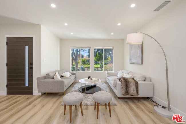 Foto del edificio - 2936 S Bentley Ave