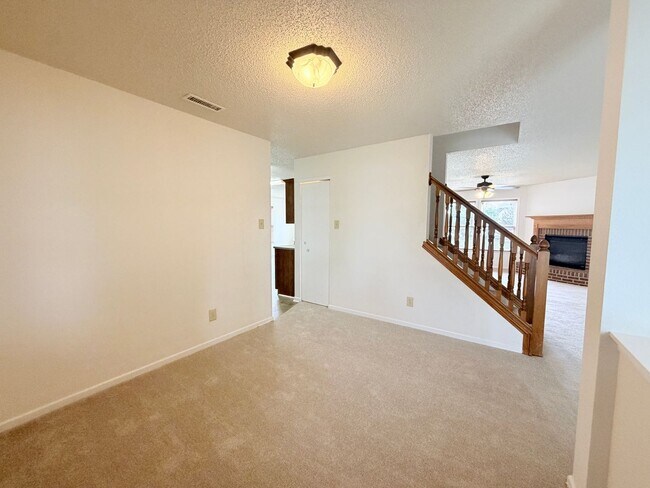 Foto del edificio - 1795 Feather Reed Ln