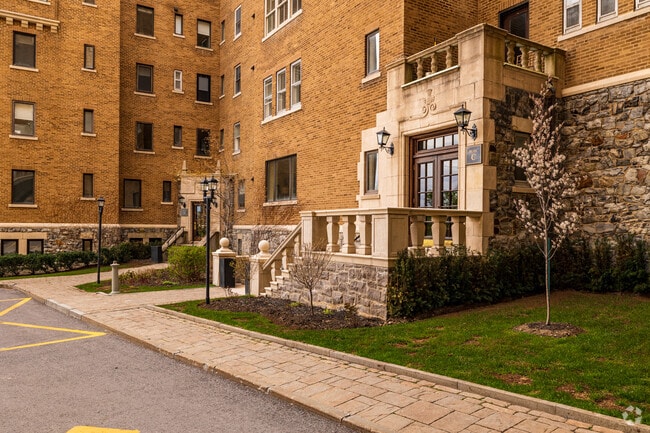 Photo du bâtiment - Gleneagles Complex