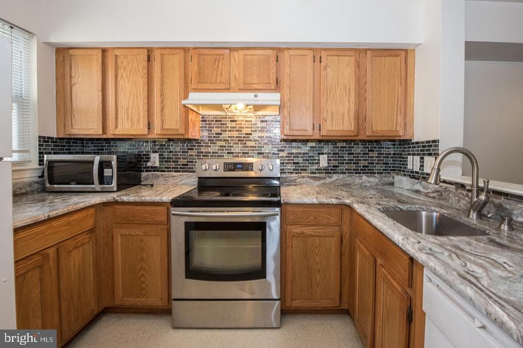 Primary Photo - 759 N 44th St