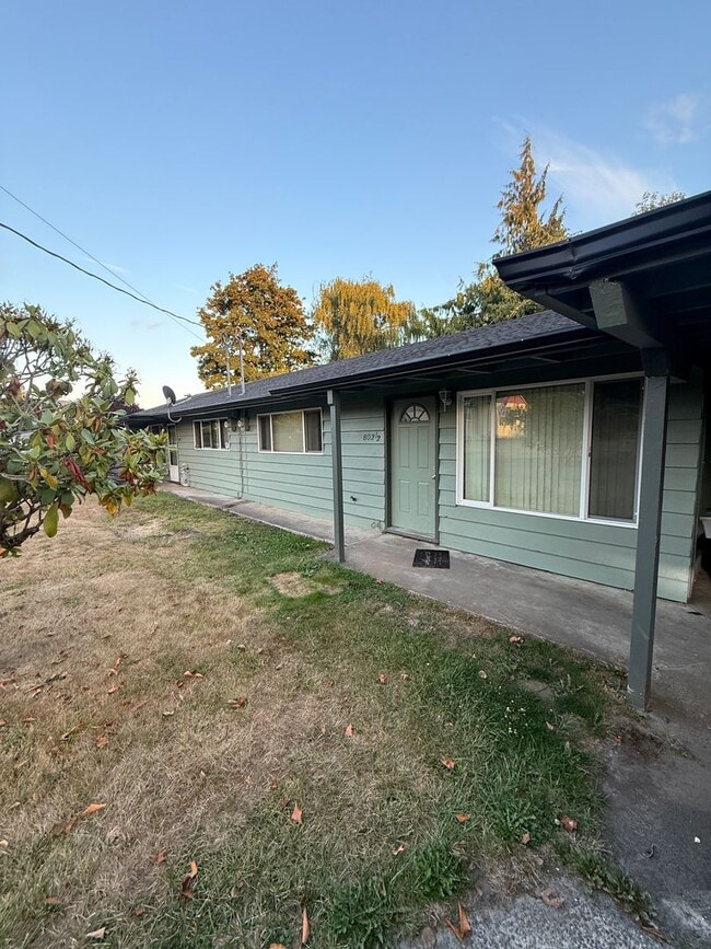 Building Photo - 802 N 20th Ave