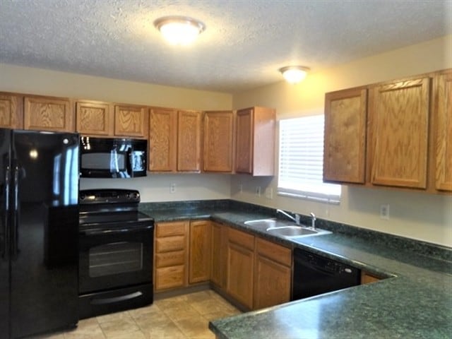Building Photo - 3725 Lake Mead Dr