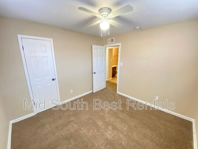 Building Photo - 257 Granville Ave