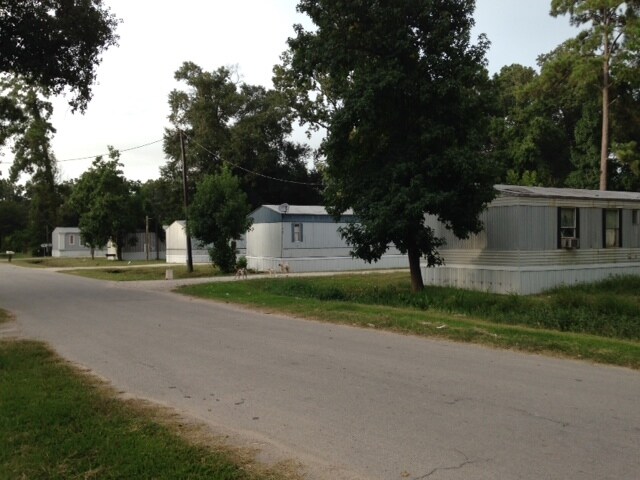 Primary Photo - 21104 Cherry St