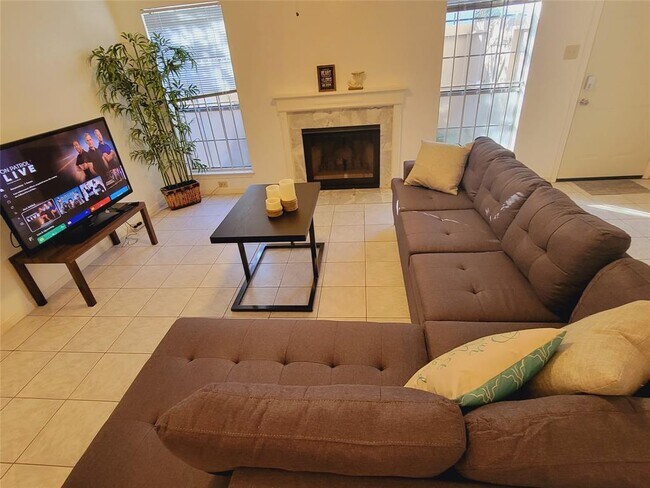 Foto del edificio - 2942 Holly Hall St