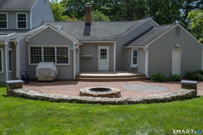 Building Photo - 50 Fox Den Rd