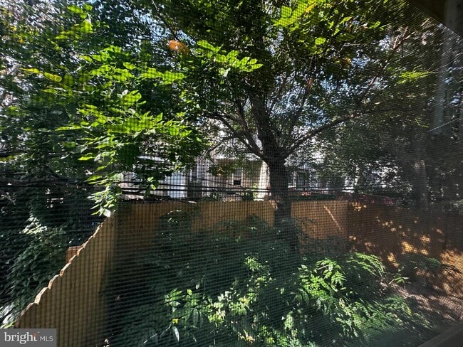 Foto del edificio - 22 N 53rd St