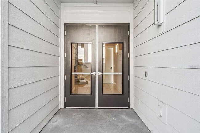 Building Photo - 7760 Sandy Ridge Dr