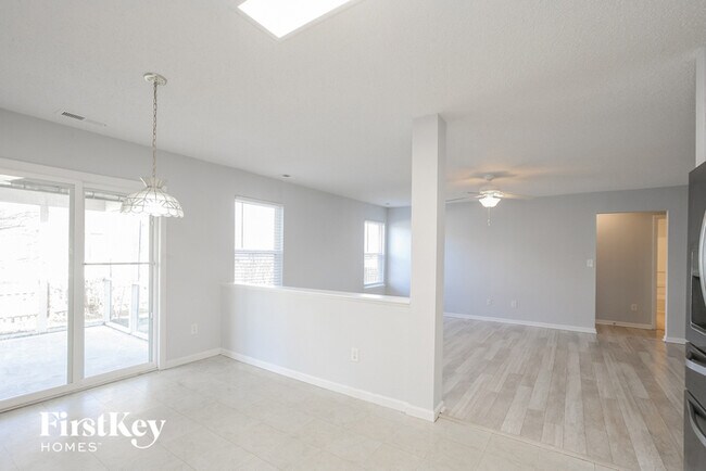 Building Photo - 5673 Loudon Dr